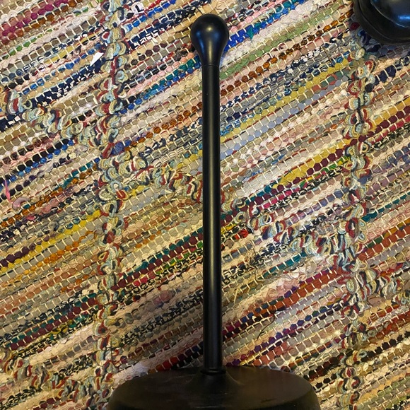 Black Metal paper towel holder. Umbra - Picture 1 of 1